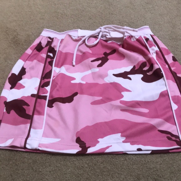 🌸NEW🌸 Von Dutch Vintage Logo Pink Camouflage Skirt - Picture 2 of 14